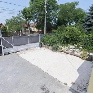 Hi-bp Garden Batsanyi Tiny House Near The Train With Free Parking , Budapest Hungary